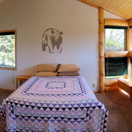 Bear Den Vacation Home アンカー・ポイント 部屋 写真