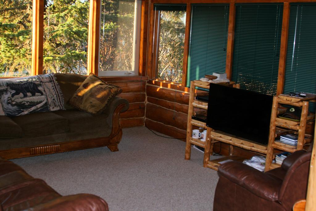 Bear Den Vacation Home アンカー・ポイント 部屋 写真